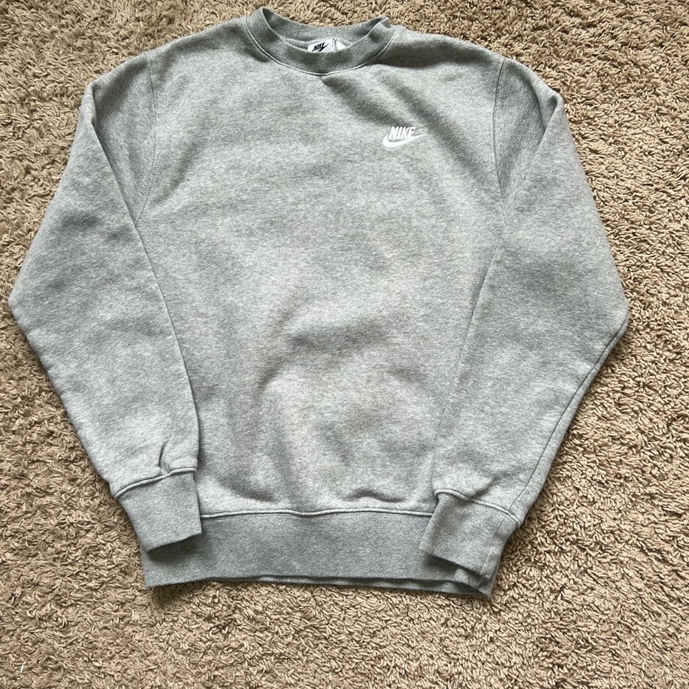 Nike Men's Light Gray Crewneck Sweater
